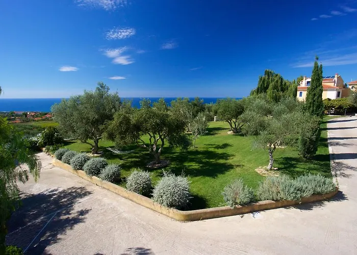 Apart Otel Theodora 4*