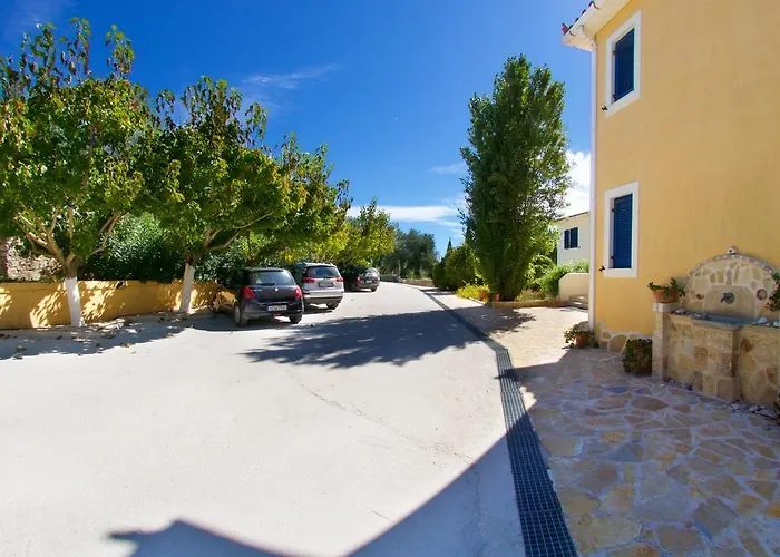 Apart Otel Theodora 4*