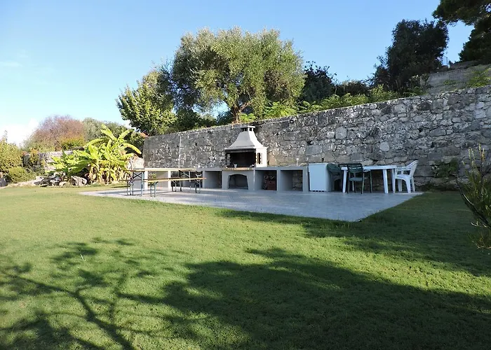 Apart Otel Theodora 4*