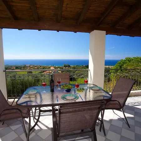 Theodora Hotel apartamentowy 4*