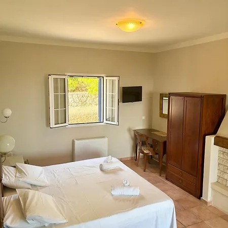 Apart Otel Theodora 4*