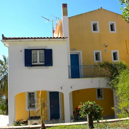 Aparthotel Theodora *