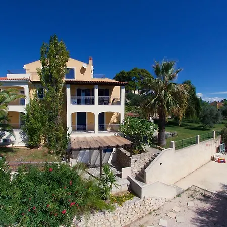 Apart Otel Theodora