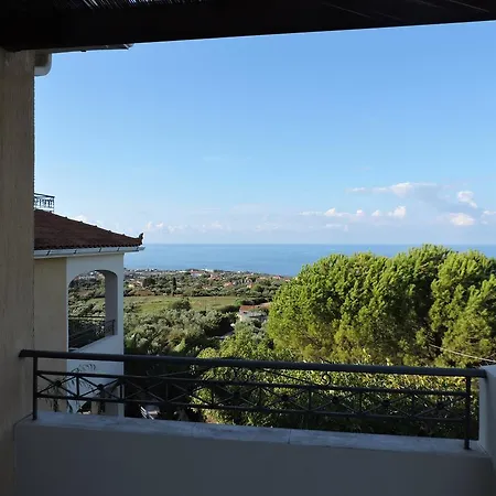 Theodora Aparthotel Lakithra