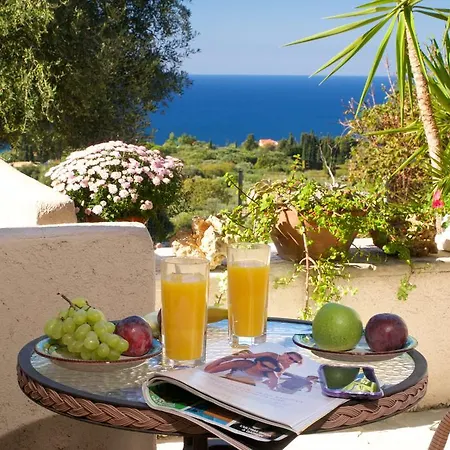 Ξενοδοχείο με διαμερίσματα Theodora Λακήθρα