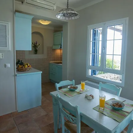 Ξενοδοχείο με διαμερίσματα Theodora