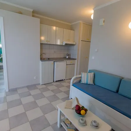 Theodora Λακήθρα