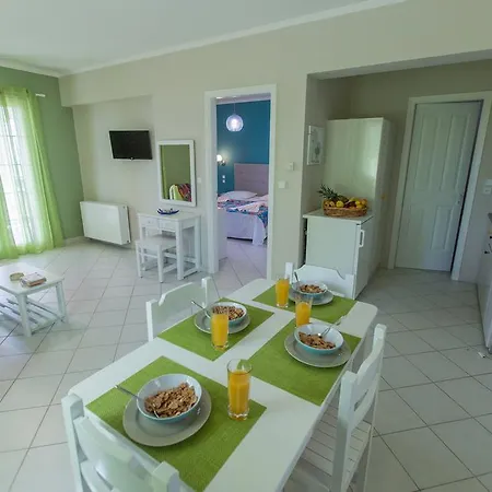 Ξενοδοχείο με διαμερίσματα Theodora Λακήθρα