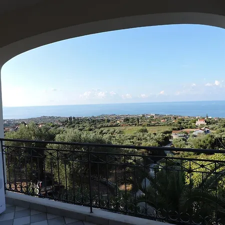 Theodora Ξενοδοχείο με διαμερίσματα 4*